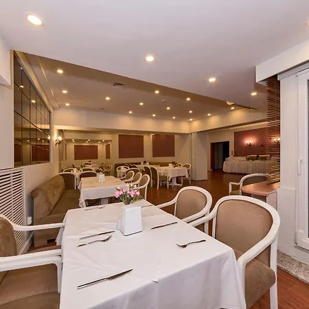Hotell Febor Park Levent 3*