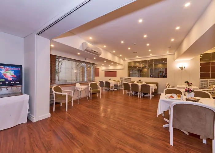 Hotel Febor Park Levent 3*